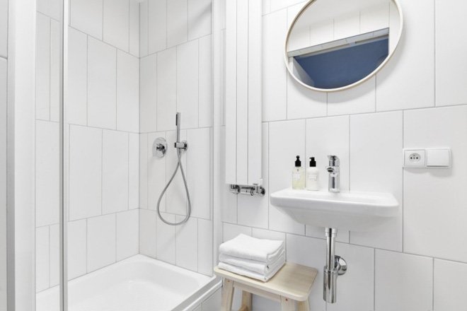 thiết kế nội thất căn hộ nhỏ nằm trên tầng gác mái trẻ trung và hiện đại-9